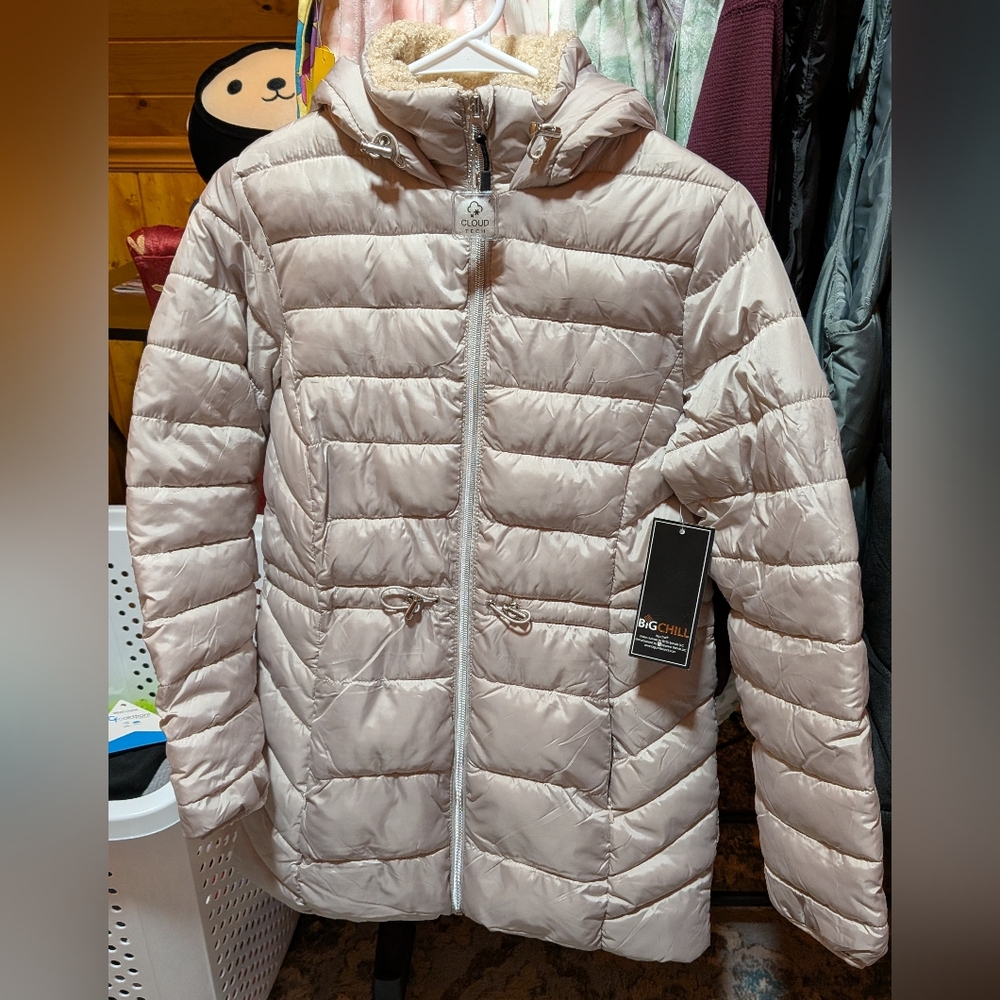 Big Chill Cloud Women's Champagne Puffer Coat Size Small